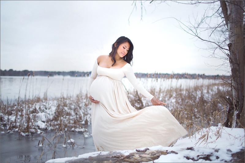 lake snow maternity portraits